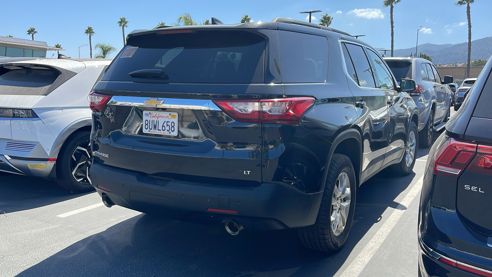 2021 Chevrolet Traverse LT Cloth 2