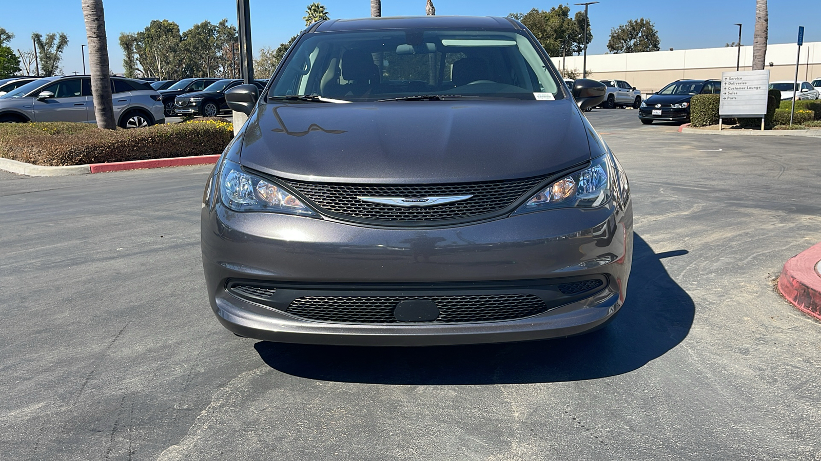 2022 Chrysler Voyager LX 3