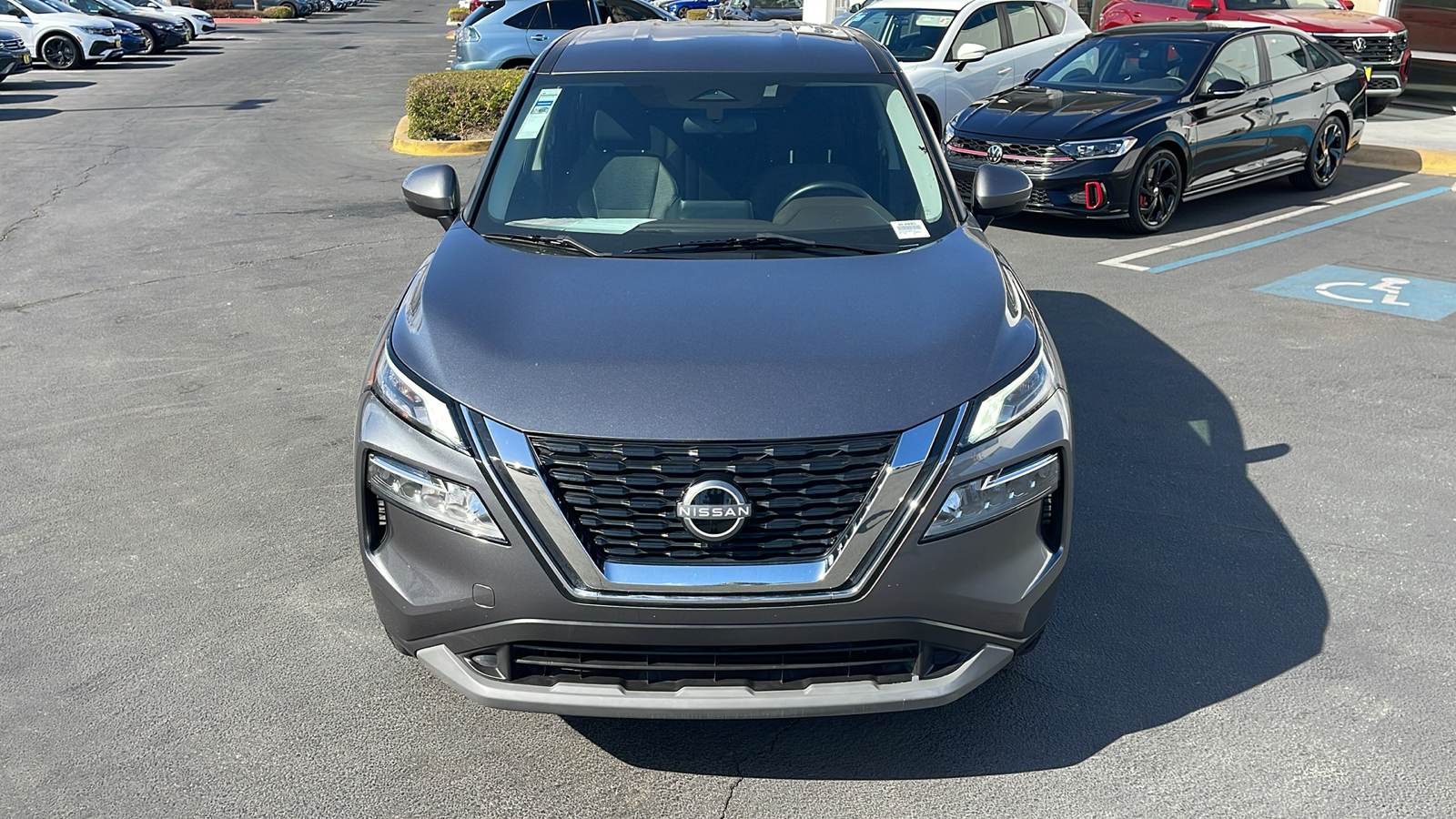 2022 Nissan Rogue SV 2