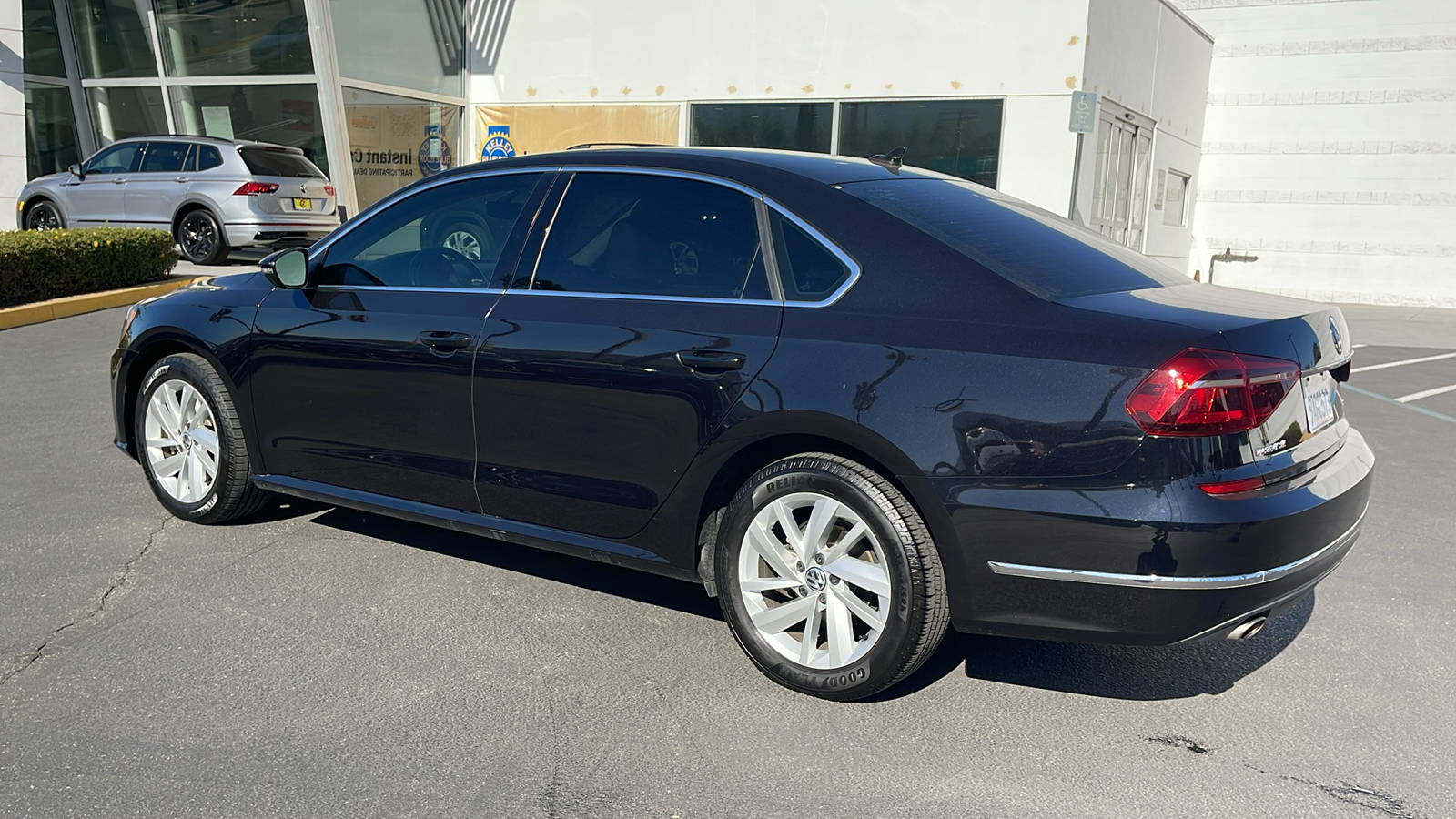 2018 Volkswagen Passat 2.0T SE 11