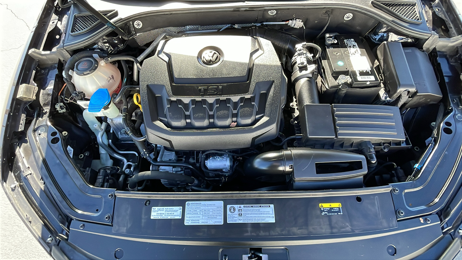 2018 Volkswagen Passat 2.0T SE 34