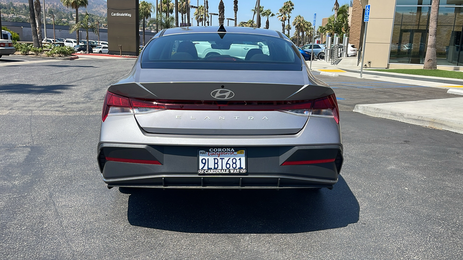 2024 Hyundai Elantra SE 9