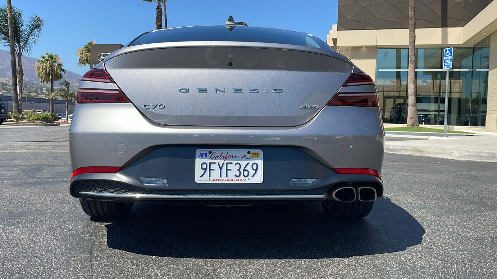 2023 Genesis G70 2.0T AWD 10