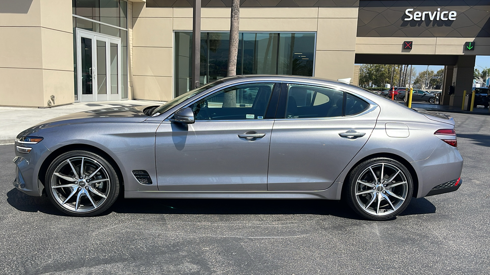 2023 Genesis G70 2.0T AWD 12