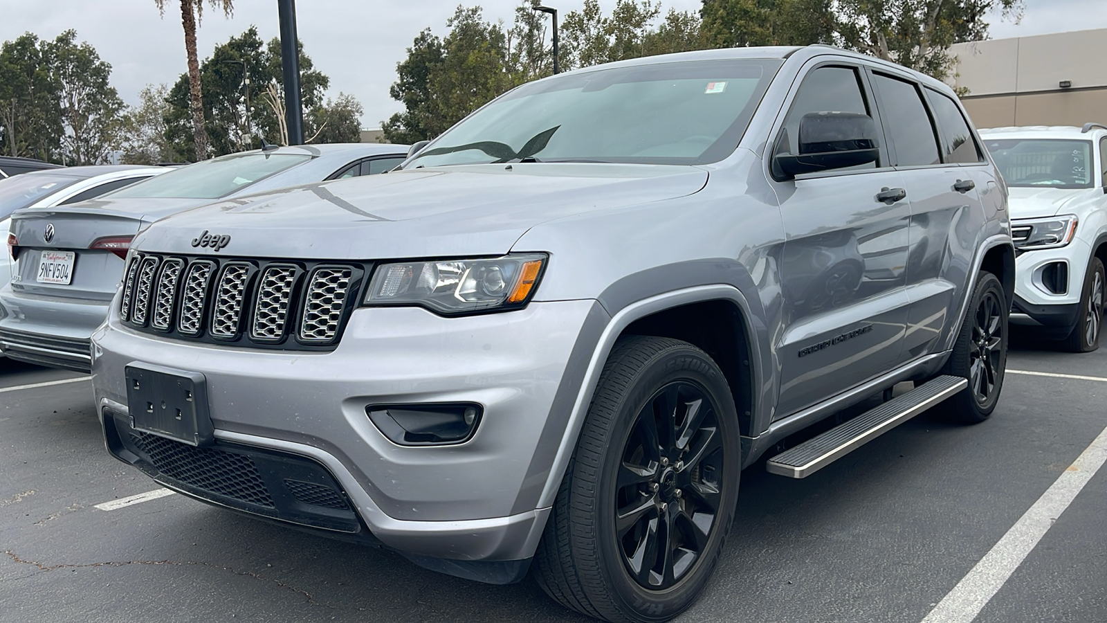 2019 Jeep Grand Cherokee Altitude 4x4 9