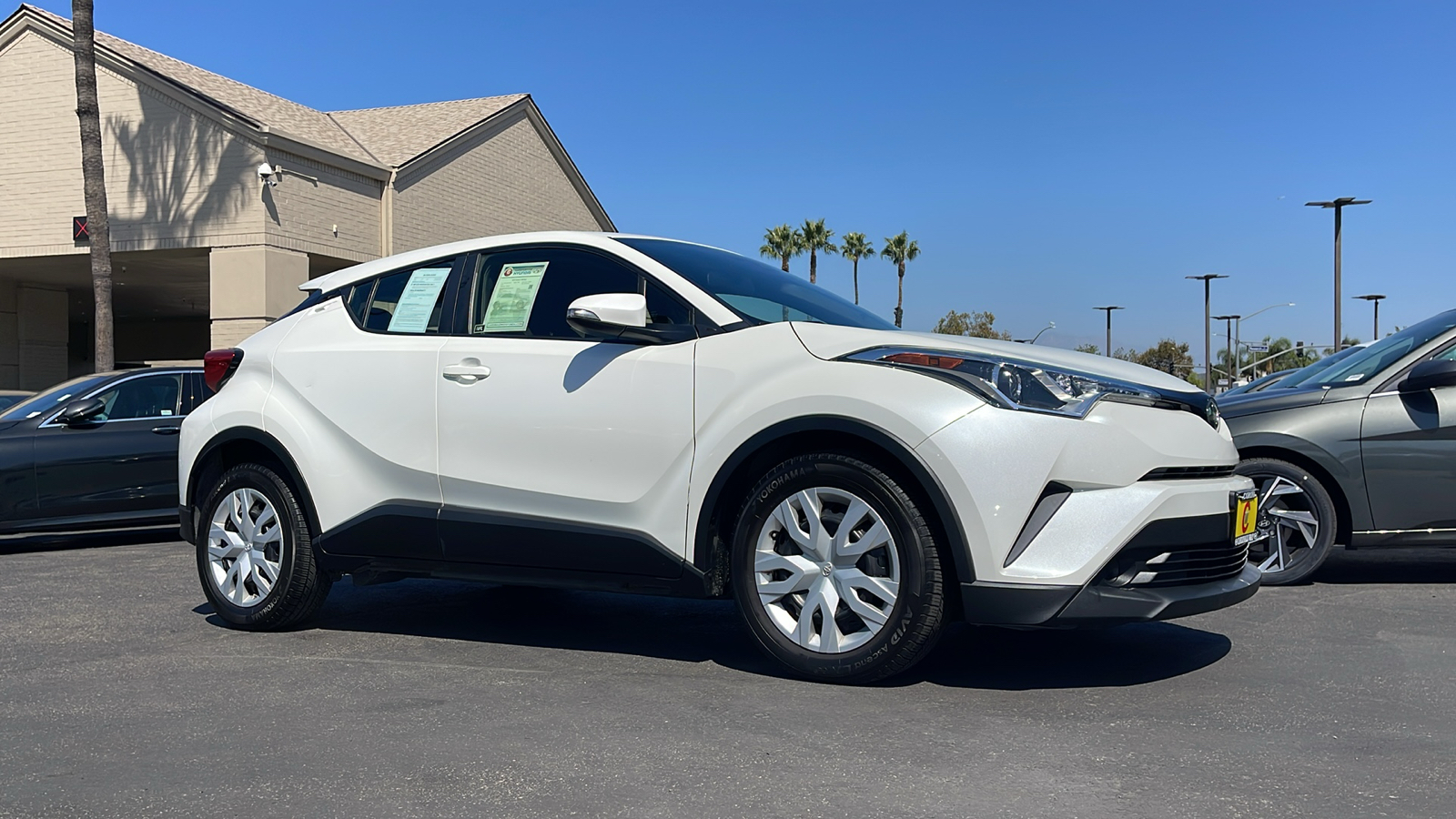 2019 Toyota C-HR XLE 1