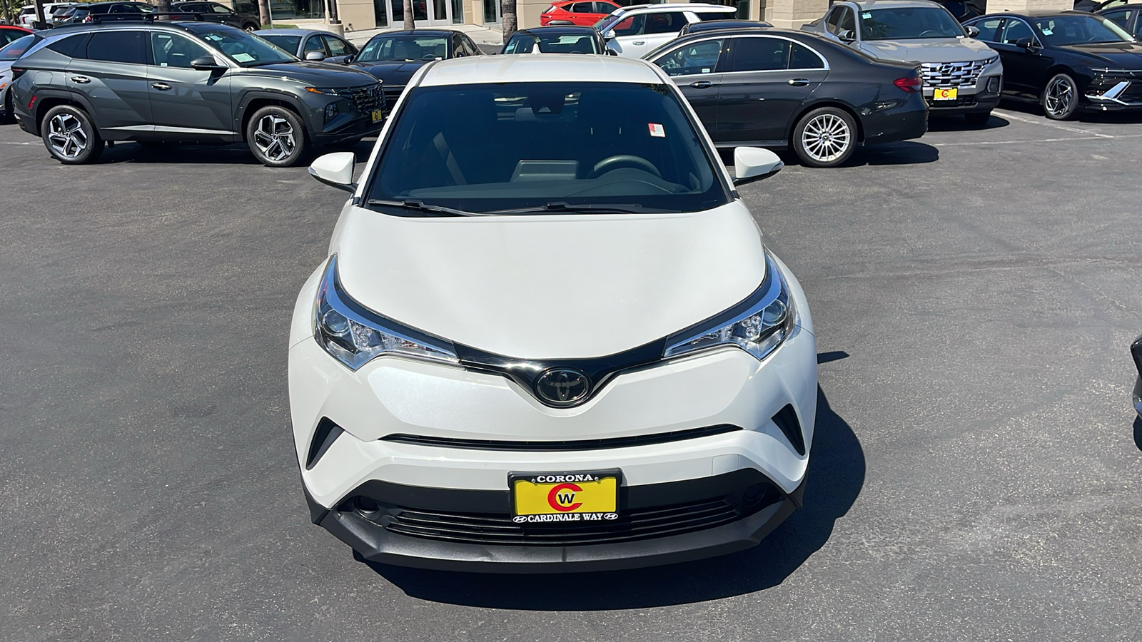 2019 Toyota C-HR XLE 2