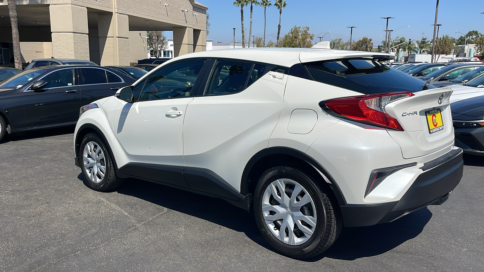 2019 Toyota C-HR XLE 11