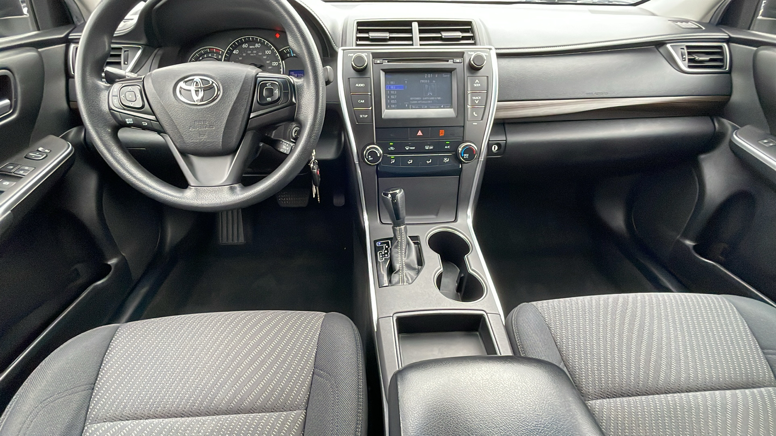 2015 Toyota Camry LE 18