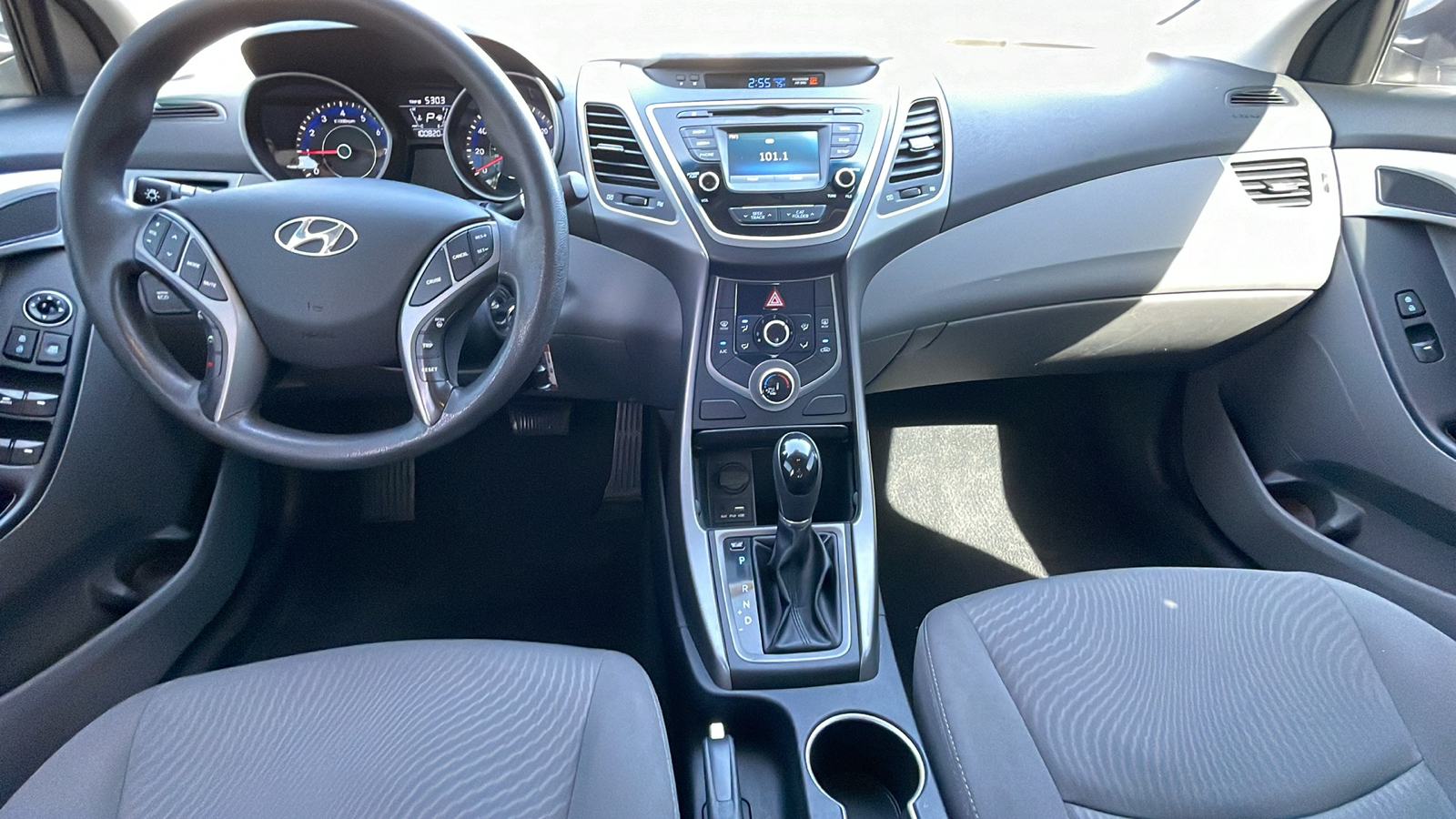 2015 Hyundai Elantra SE 18