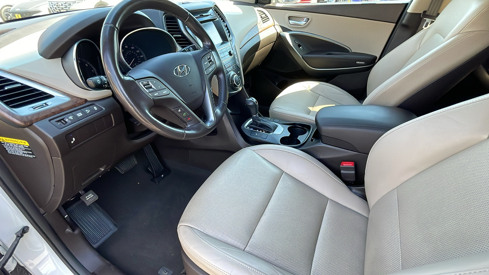 2018 Hyundai Santa Fe SE 15