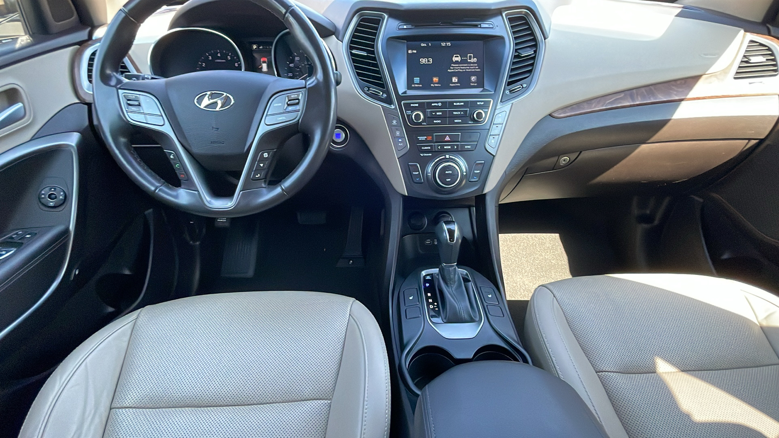 2018 Hyundai Santa Fe SE 18