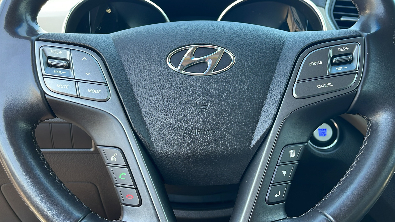 2018 Hyundai Santa Fe SE 24