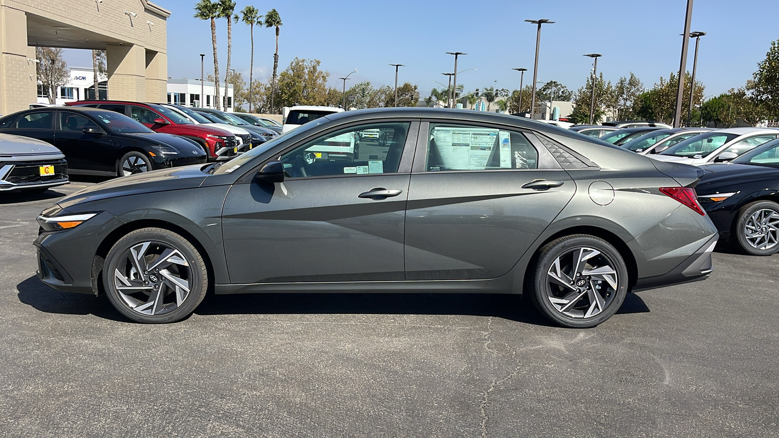 2025 Hyundai Elantra Hybrid Blue 12