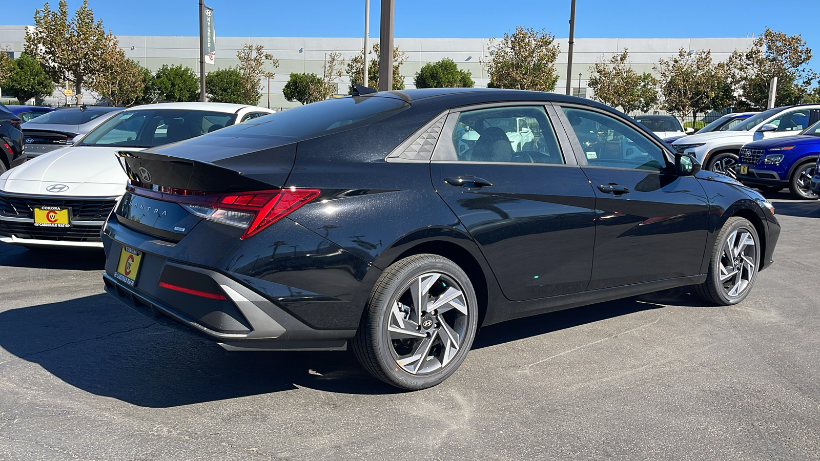 2025 Hyundai Elantra Hybrid Blue 7