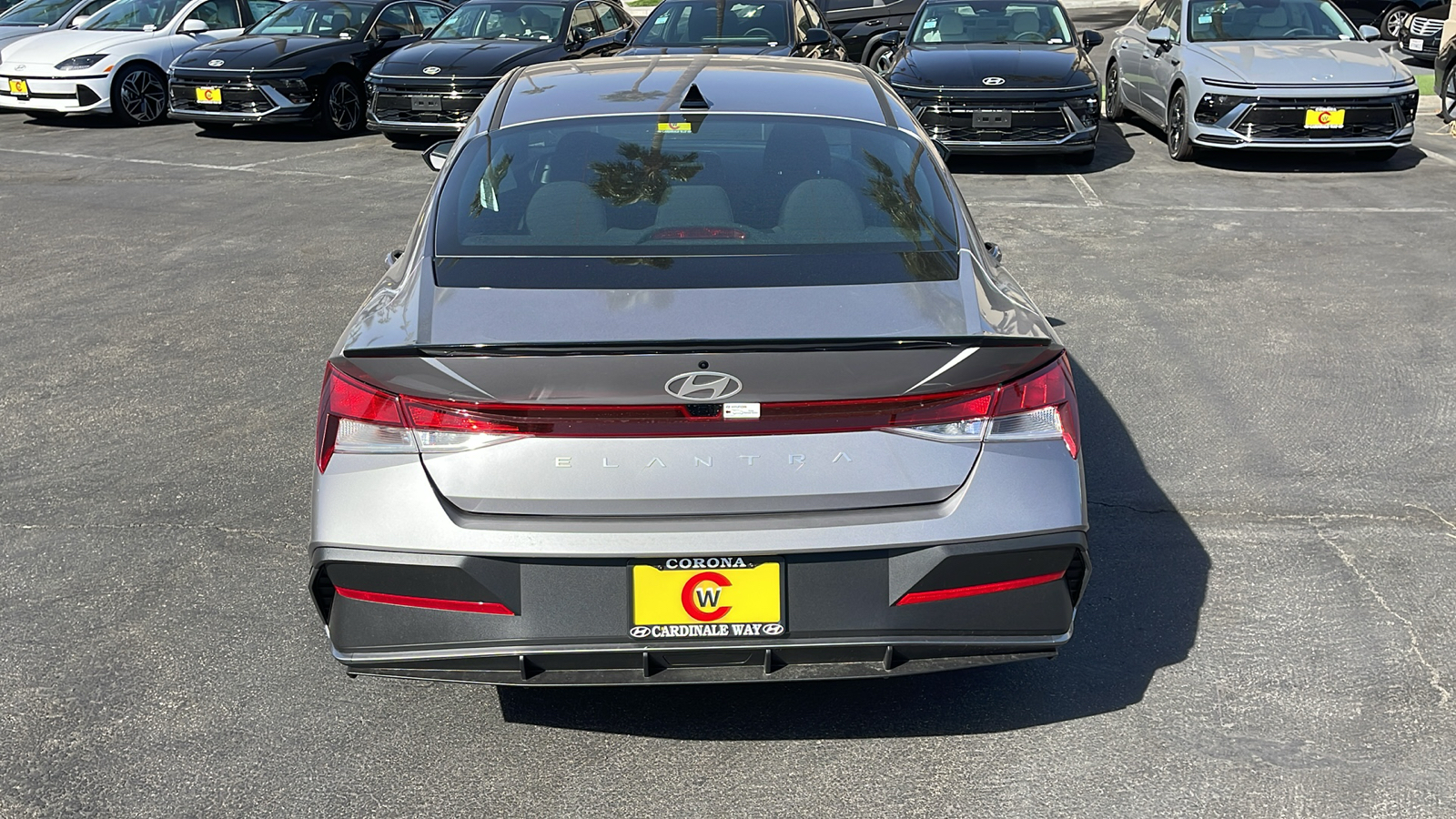 2025 Hyundai Elantra SEL Sport 8