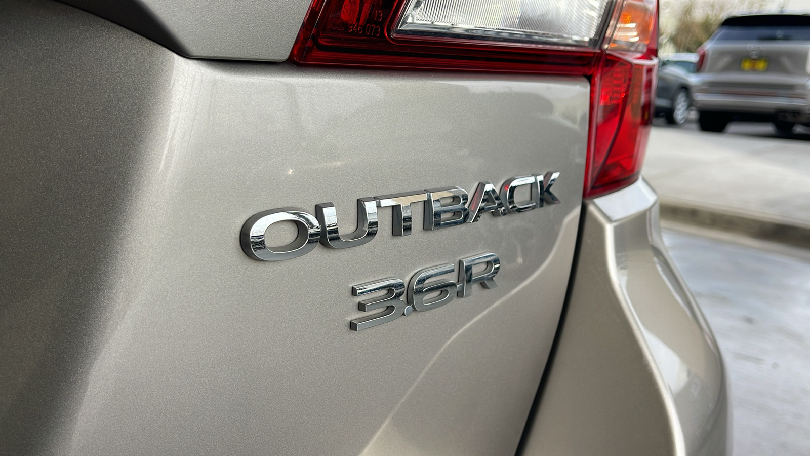 2018 Subaru Outback 3.6R Limited 31