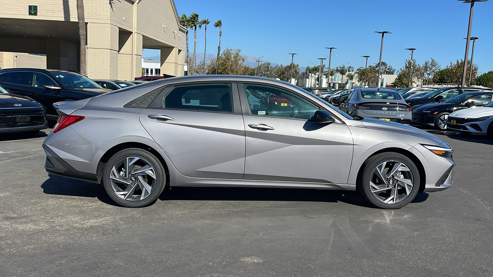 2025 Hyundai Elantra Hybrid Blue 6