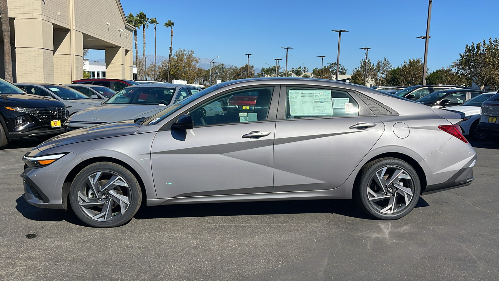 2025 Hyundai Elantra Hybrid Blue 12