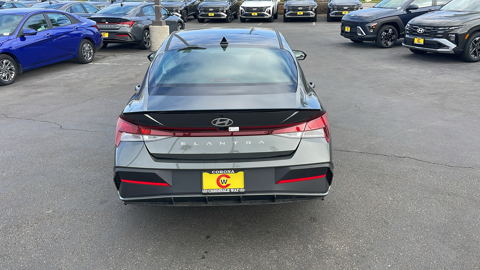 2025 Hyundai Elantra SEL Sport 8