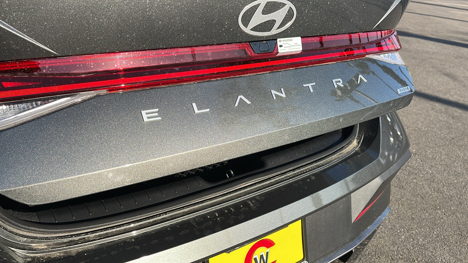 2025 Hyundai Elantra Hybrid SEL Sport 28