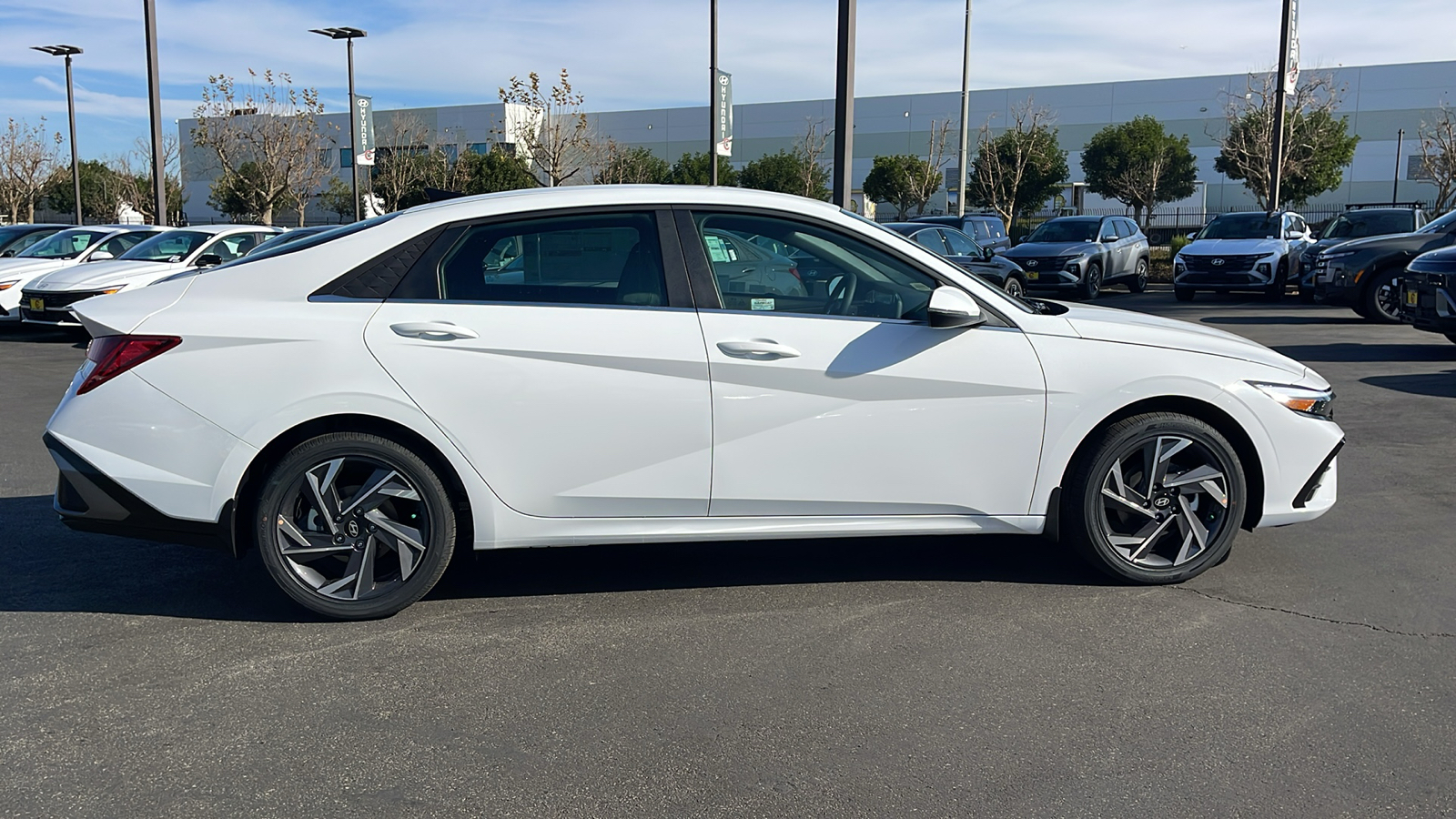 2025 Hyundai Elantra Hybrid Limited 6