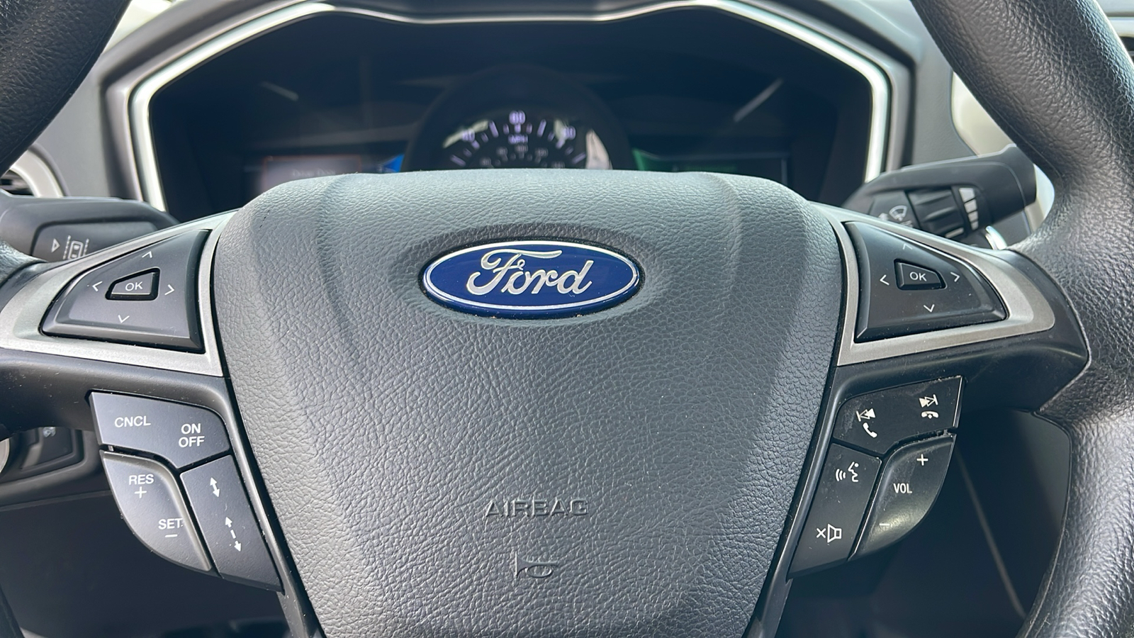 2019 Ford Fusion Hybrid SE 23