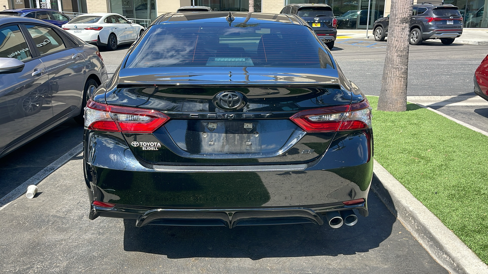 2023 Toyota Camry SE 2