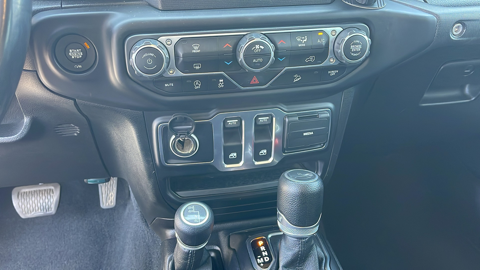 2019 Jeep Wrangler Sport S 20