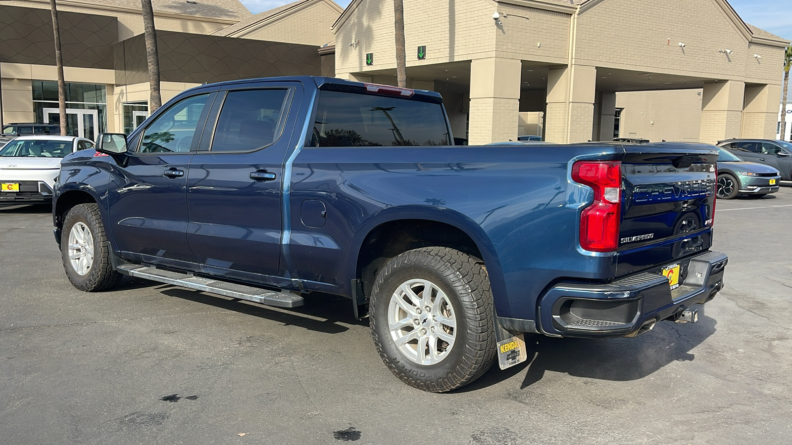 2020 Chevrolet Silverado 1500 4WD Crew Cab Standard Bed RST 11