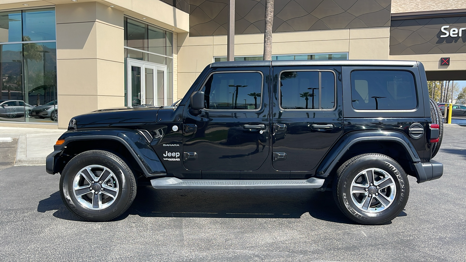 2018 Jeep Wrangler Unlimited Sahara 4x4 12