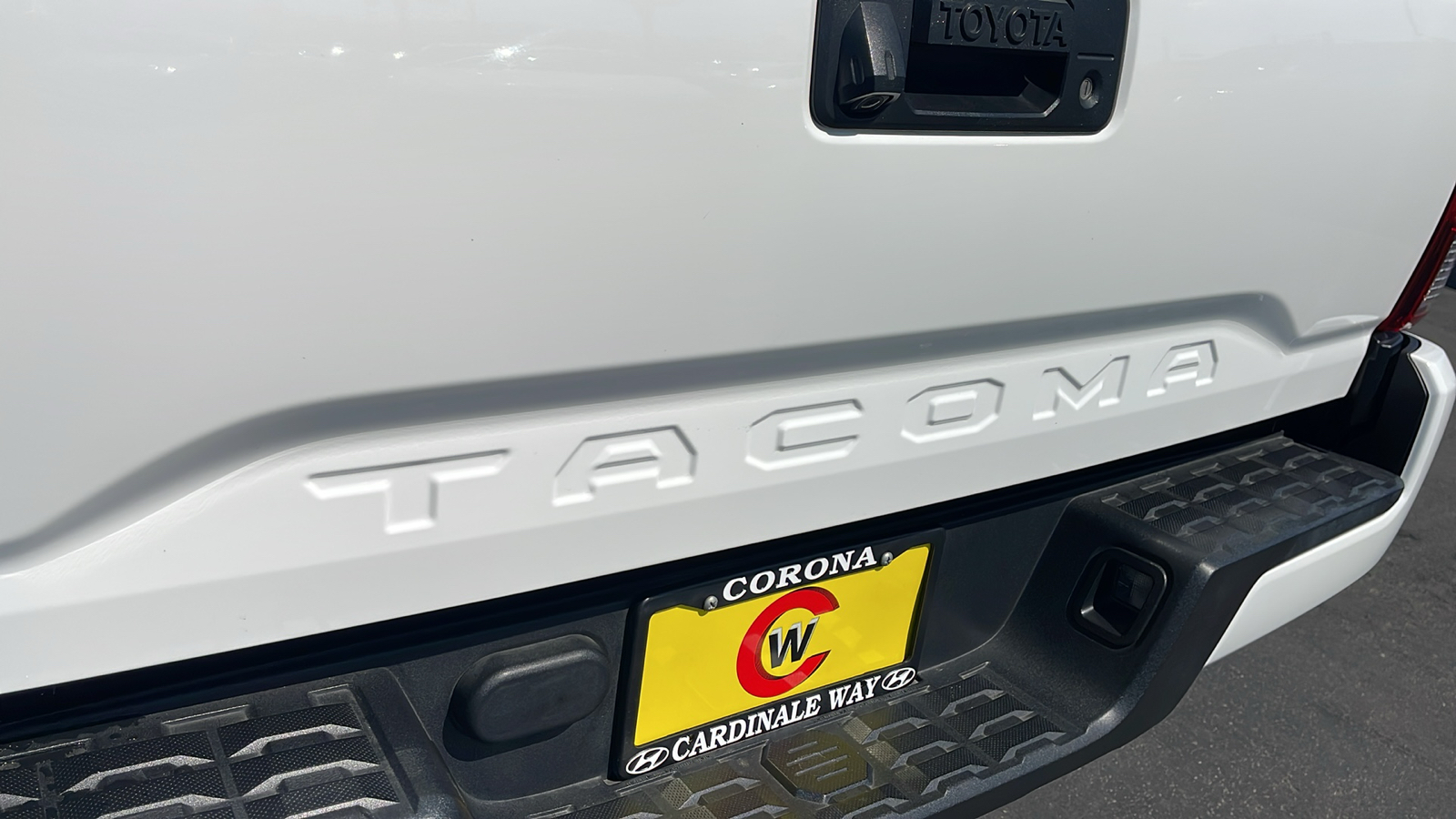 2019 Toyota Tacoma SR 28