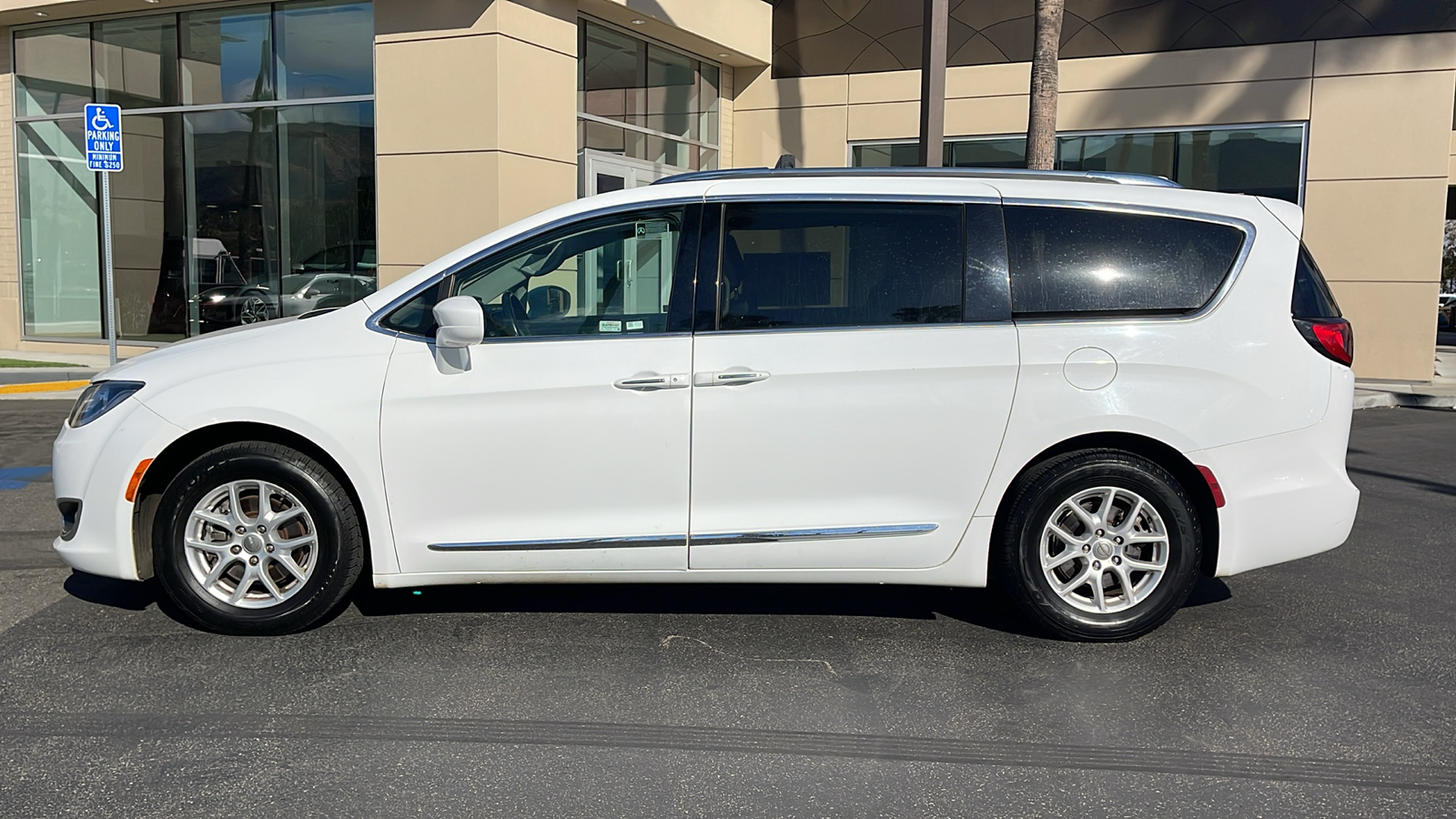 2020 Chrysler Pacifica Touring L 12