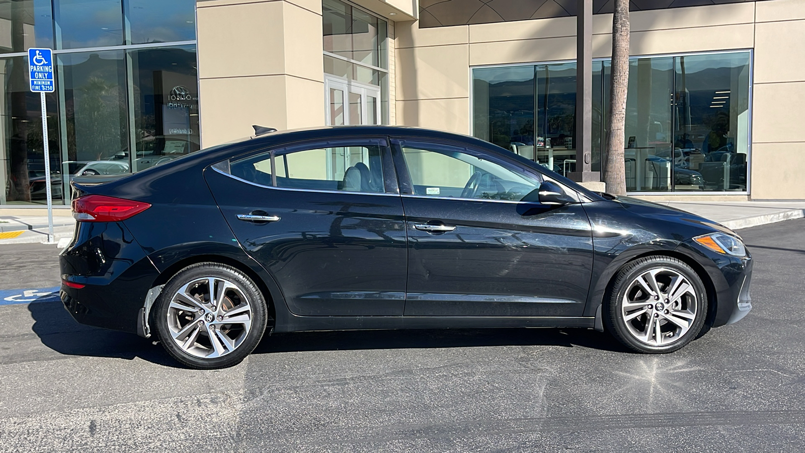 2017 Hyundai Elantra Limited 4