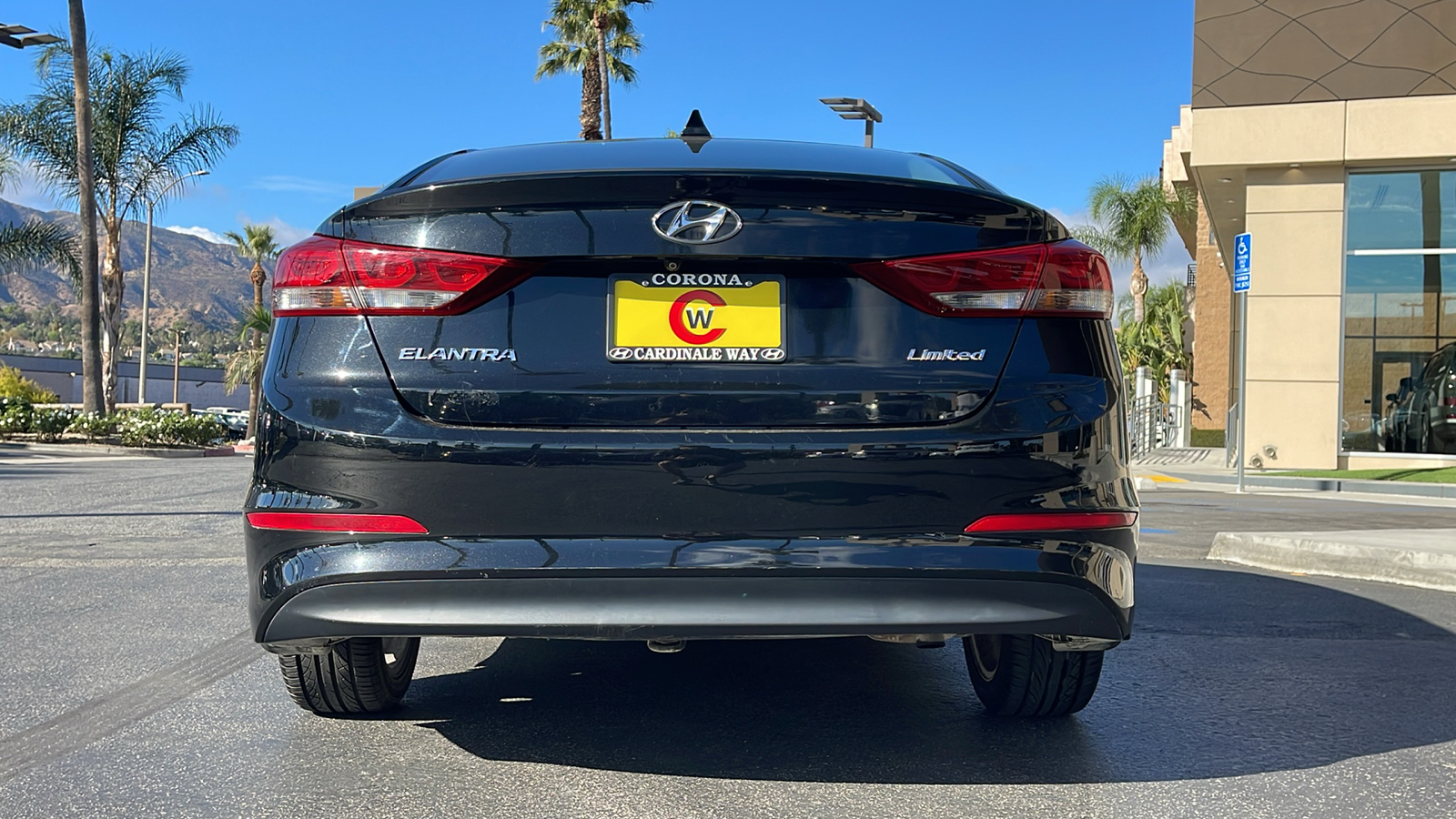 2017 Hyundai Elantra Limited 8