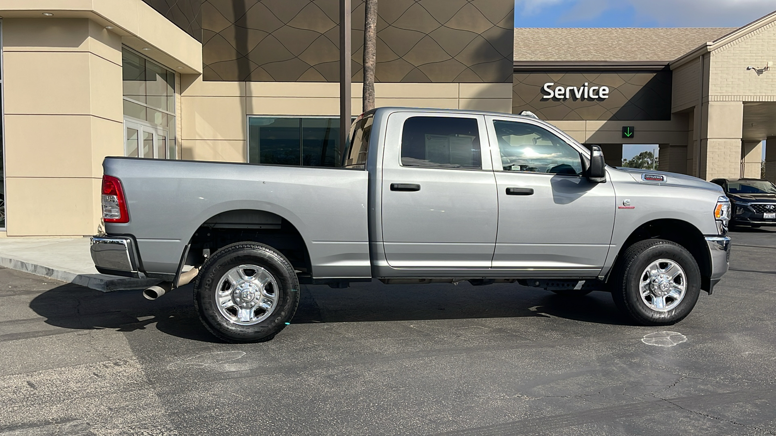 2024 RAM 2500 Tradesman Crew Cab 4x4 64 Box 6