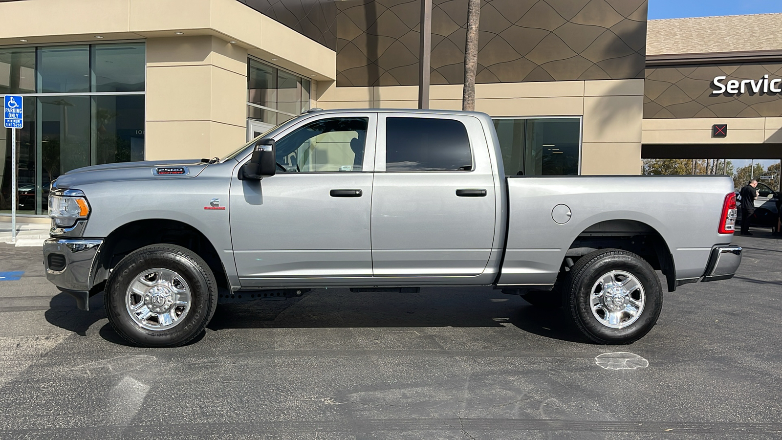 2024 RAM 2500 Tradesman Crew Cab 4x4 64 Box 12