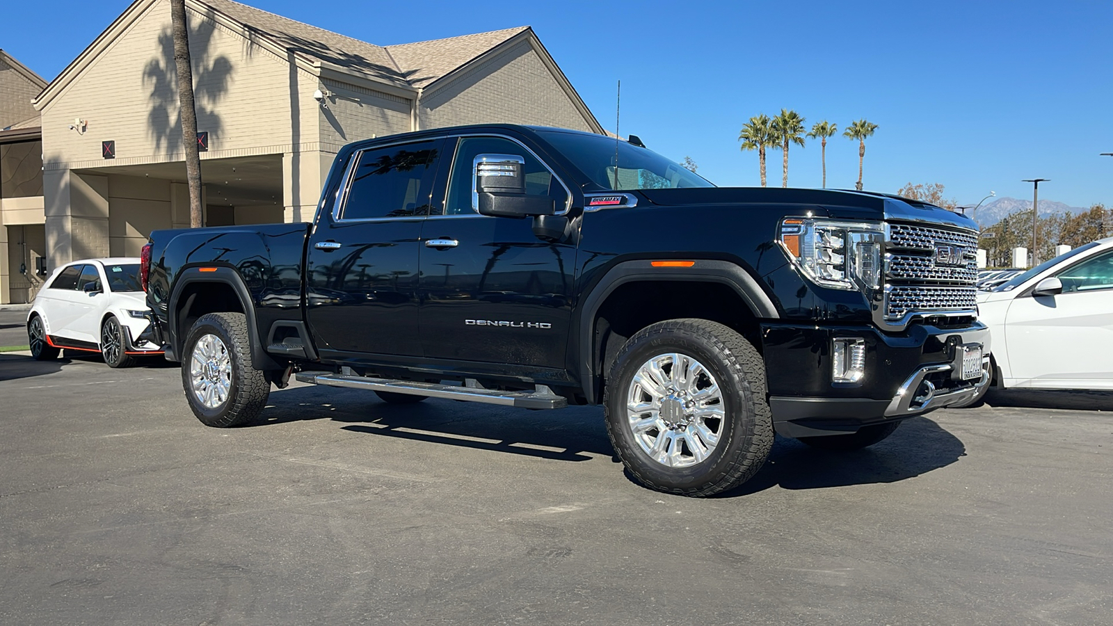 2023 GMC Sierra 2500HD 4WD Crew Cab Standard Bed Denali 1