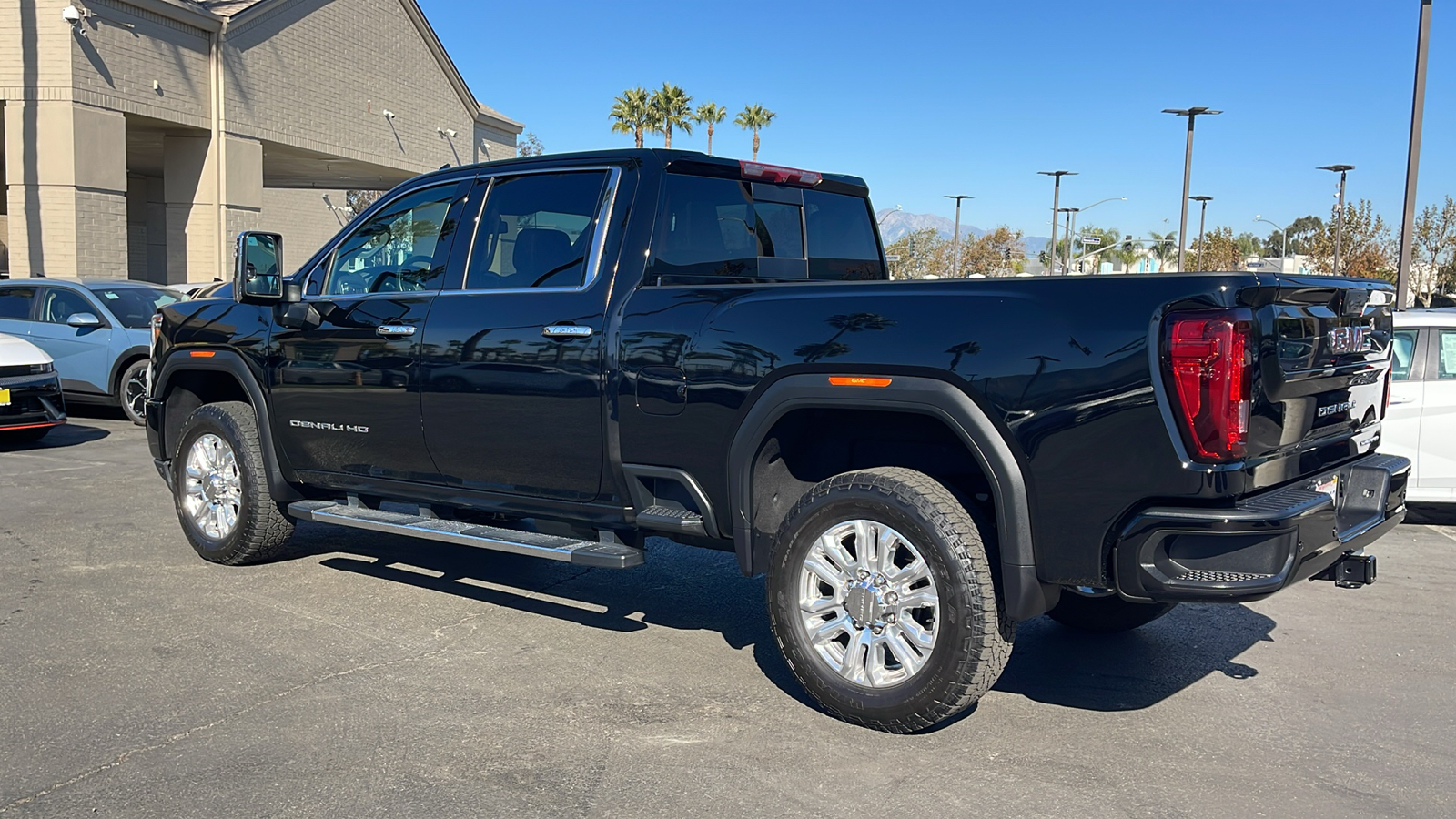 2023 GMC Sierra 2500HD 4WD Crew Cab Standard Bed Denali 8