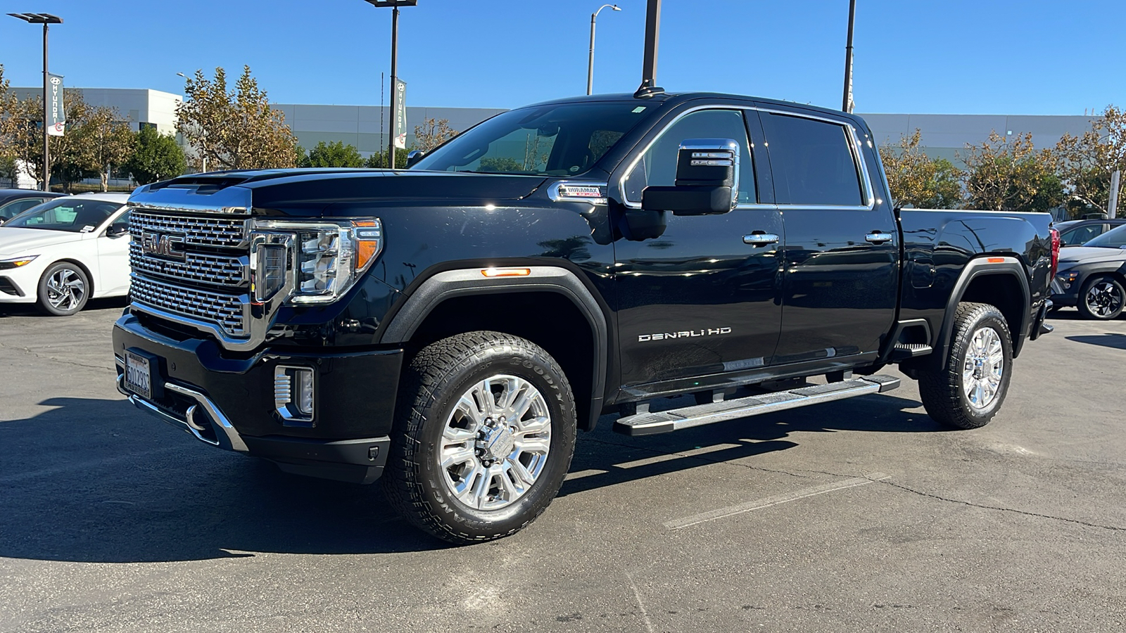 2023 GMC Sierra 2500HD 4WD Crew Cab Standard Bed Denali 10