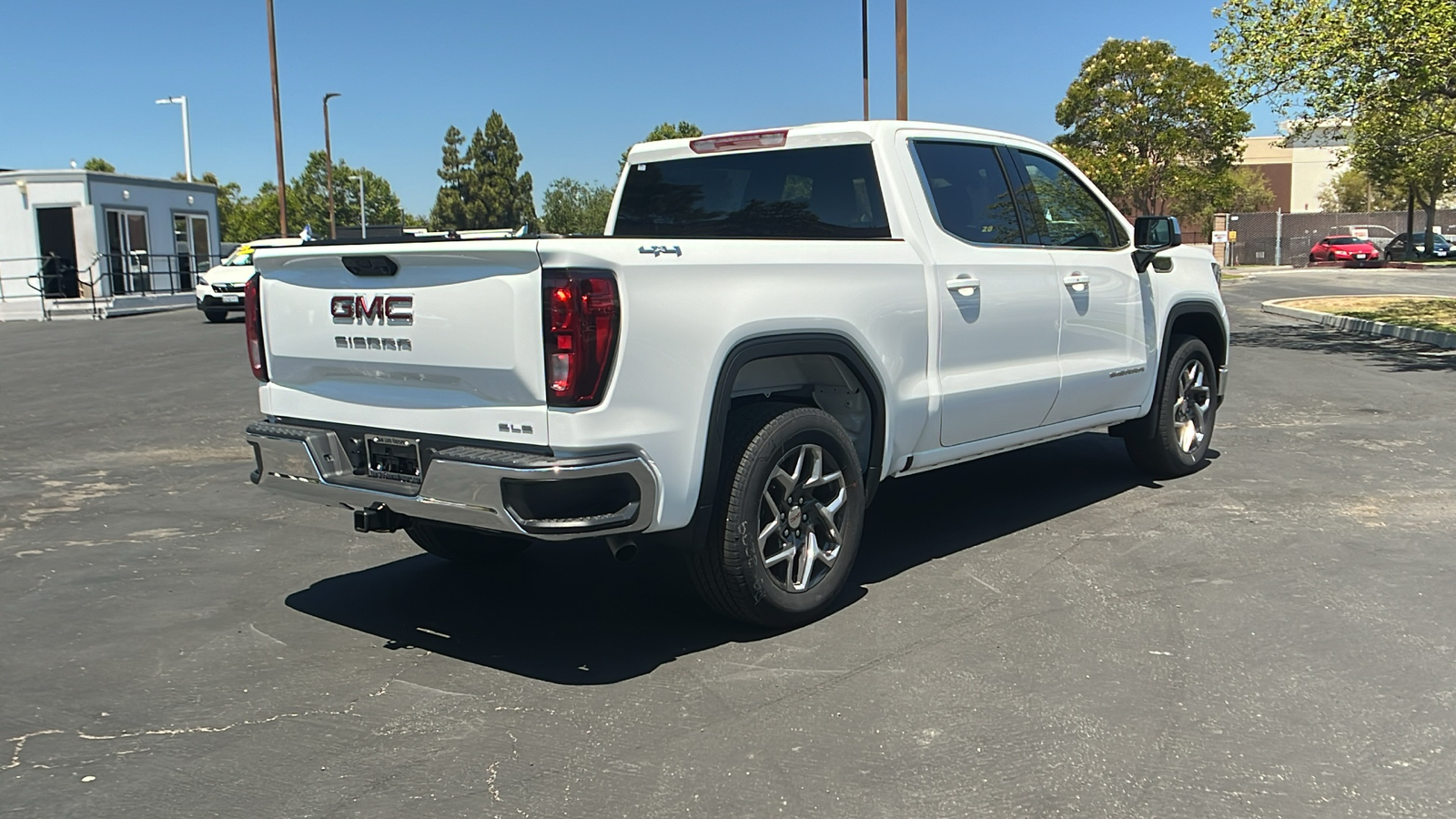 2024 GMC Sierra 1500 SLE 3