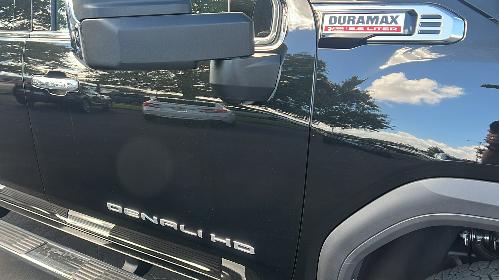 2024 GMC Sierra 2500HD Denali 9