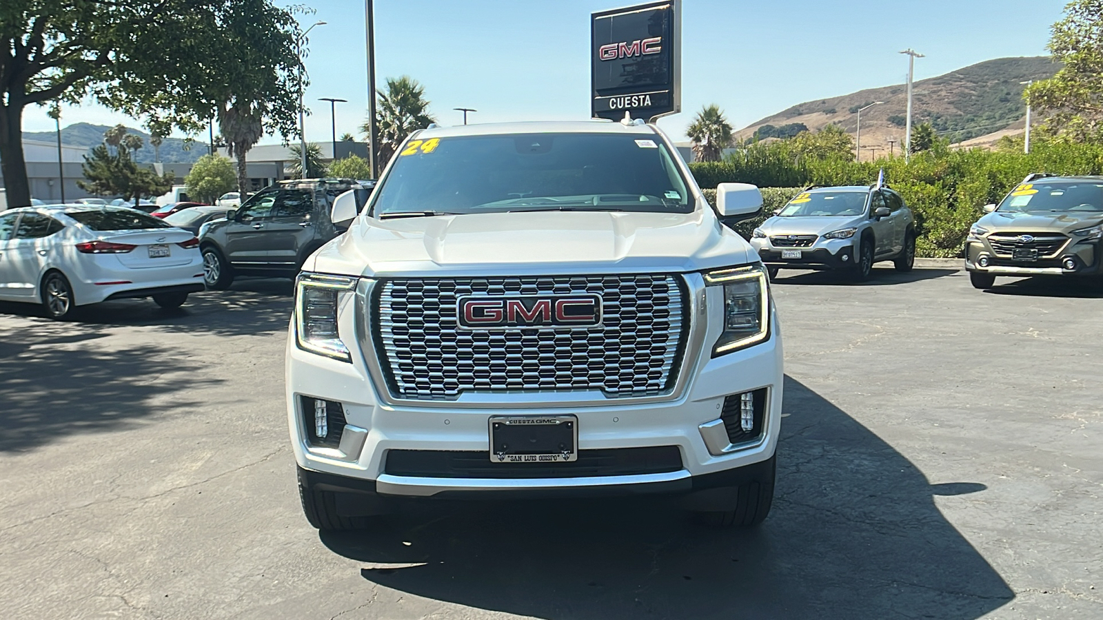 2024 GMC Yukon XL Denali 8