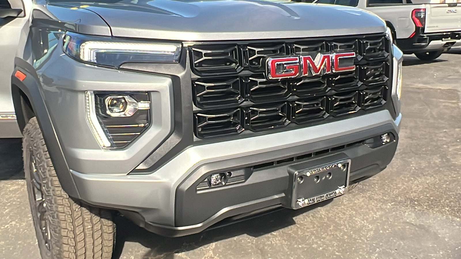 2024 GMC Canyon Elevation 9