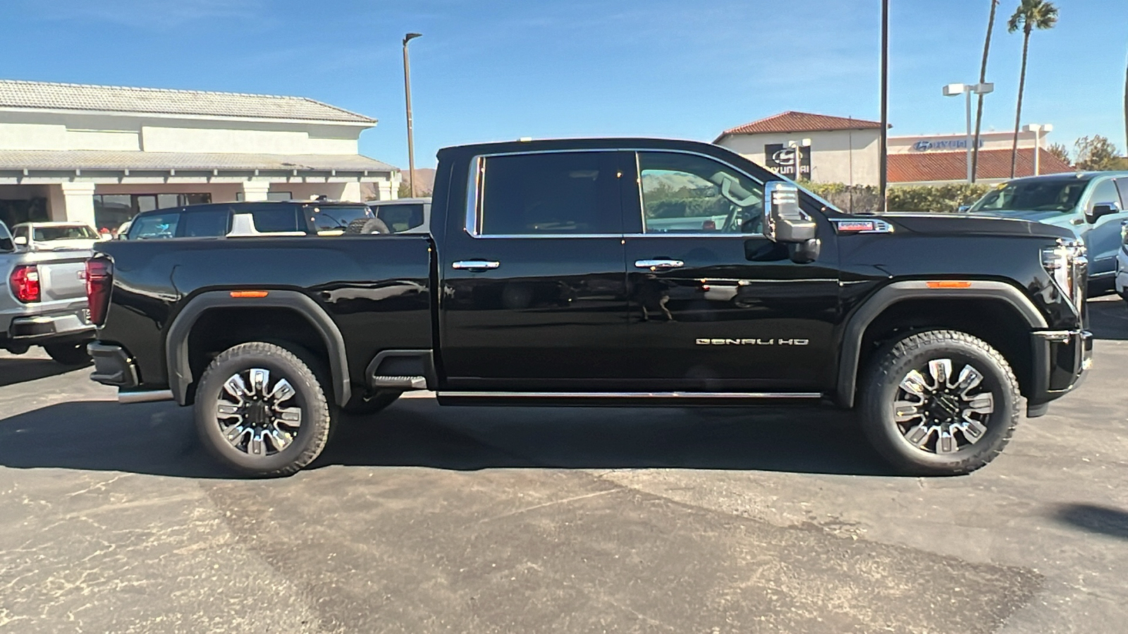 2025 GMC Sierra 2500HD Denali 2