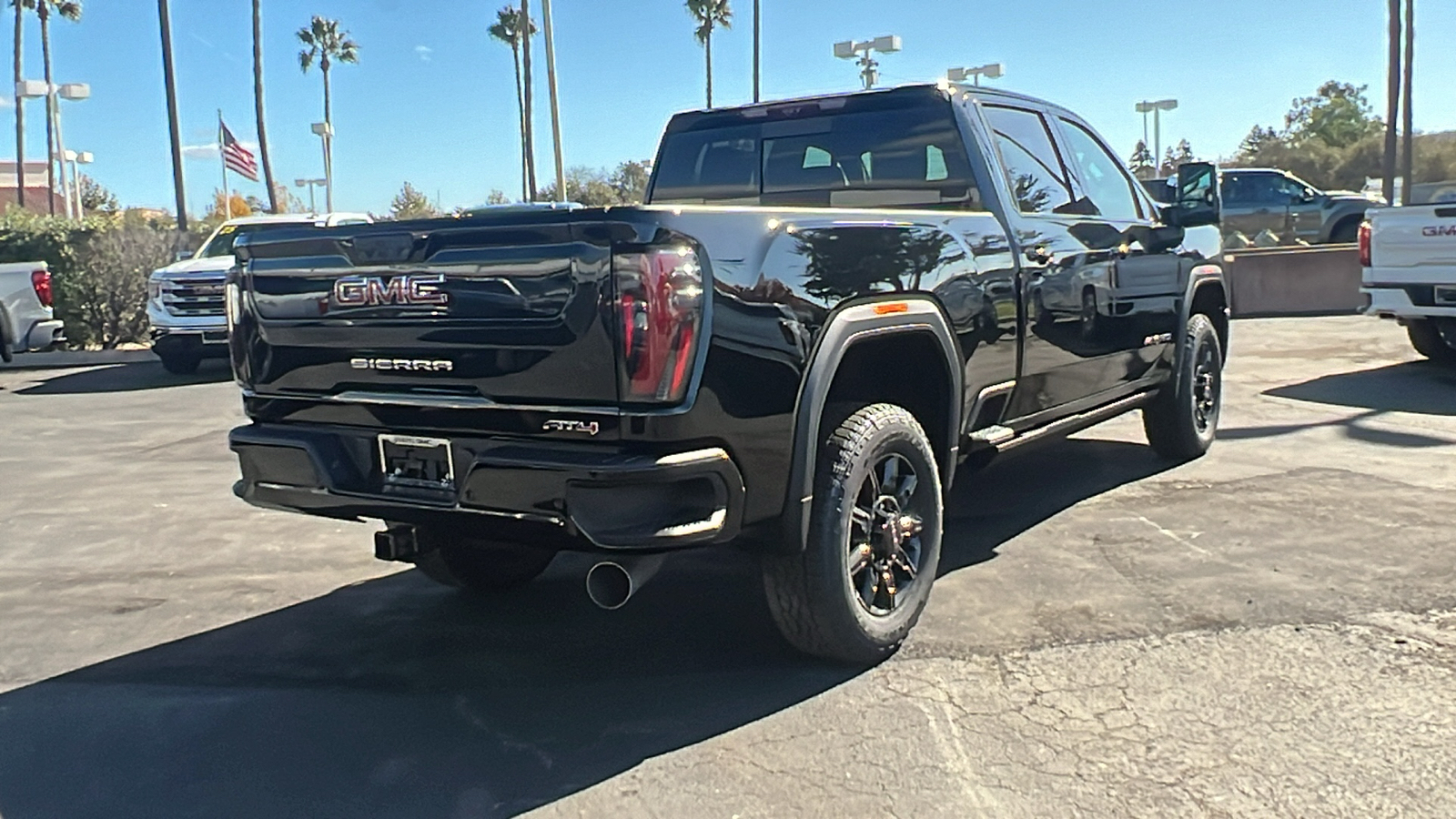 2025 GMC Sierra 2500HD AT4 3