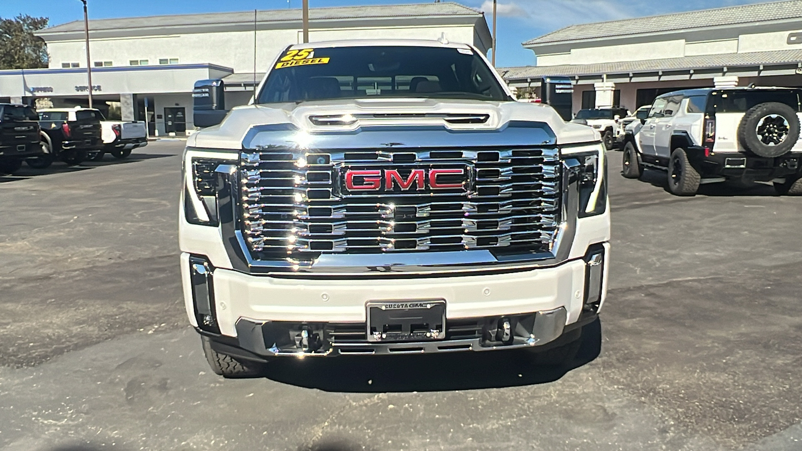 2025 GMC Sierra 2500HD Denali 8