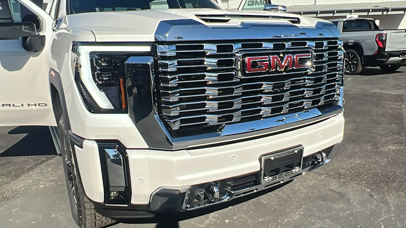 2025 GMC Sierra 2500HD Denali 11