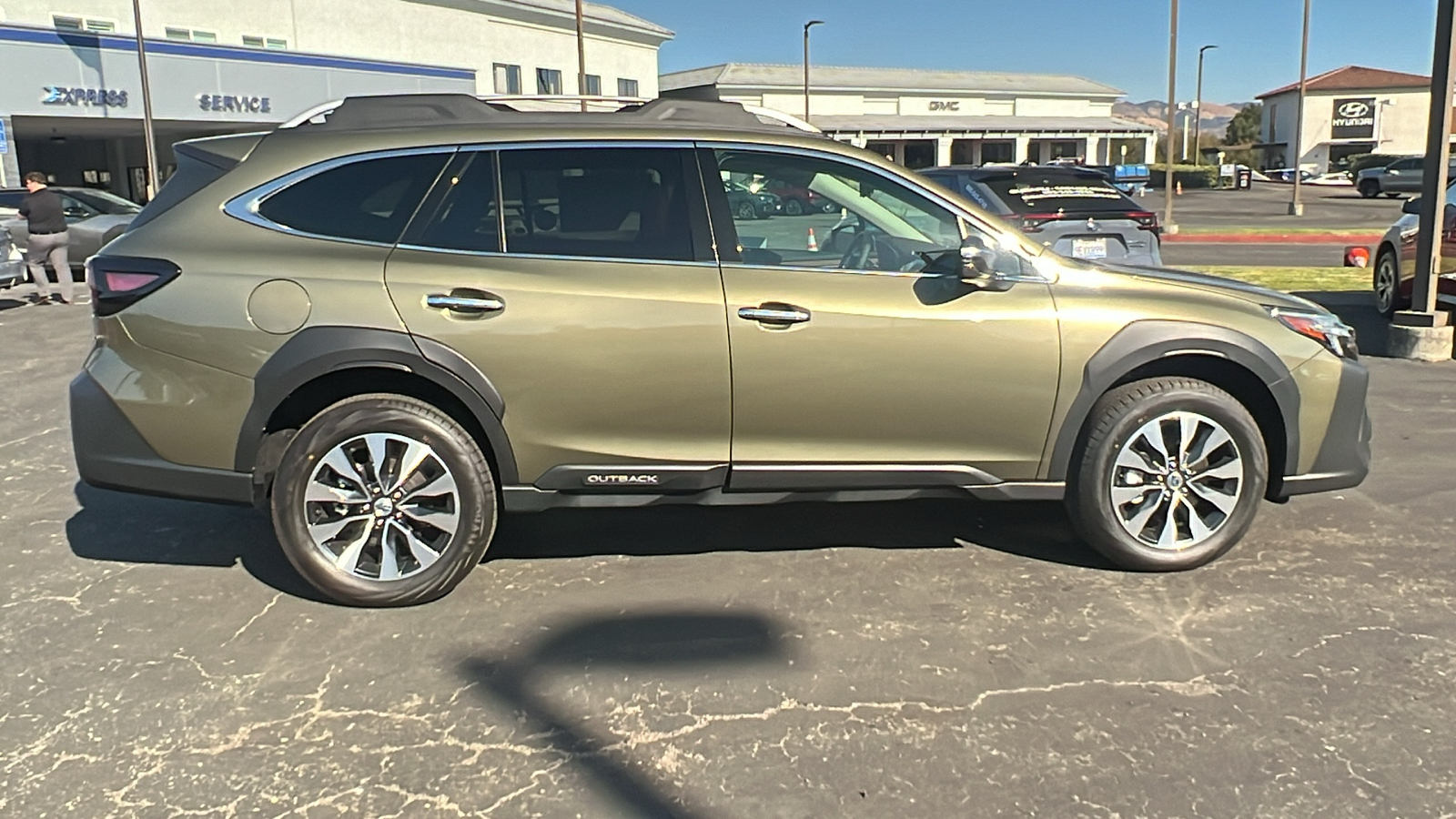 2025 Subaru Outback Touring XT 2