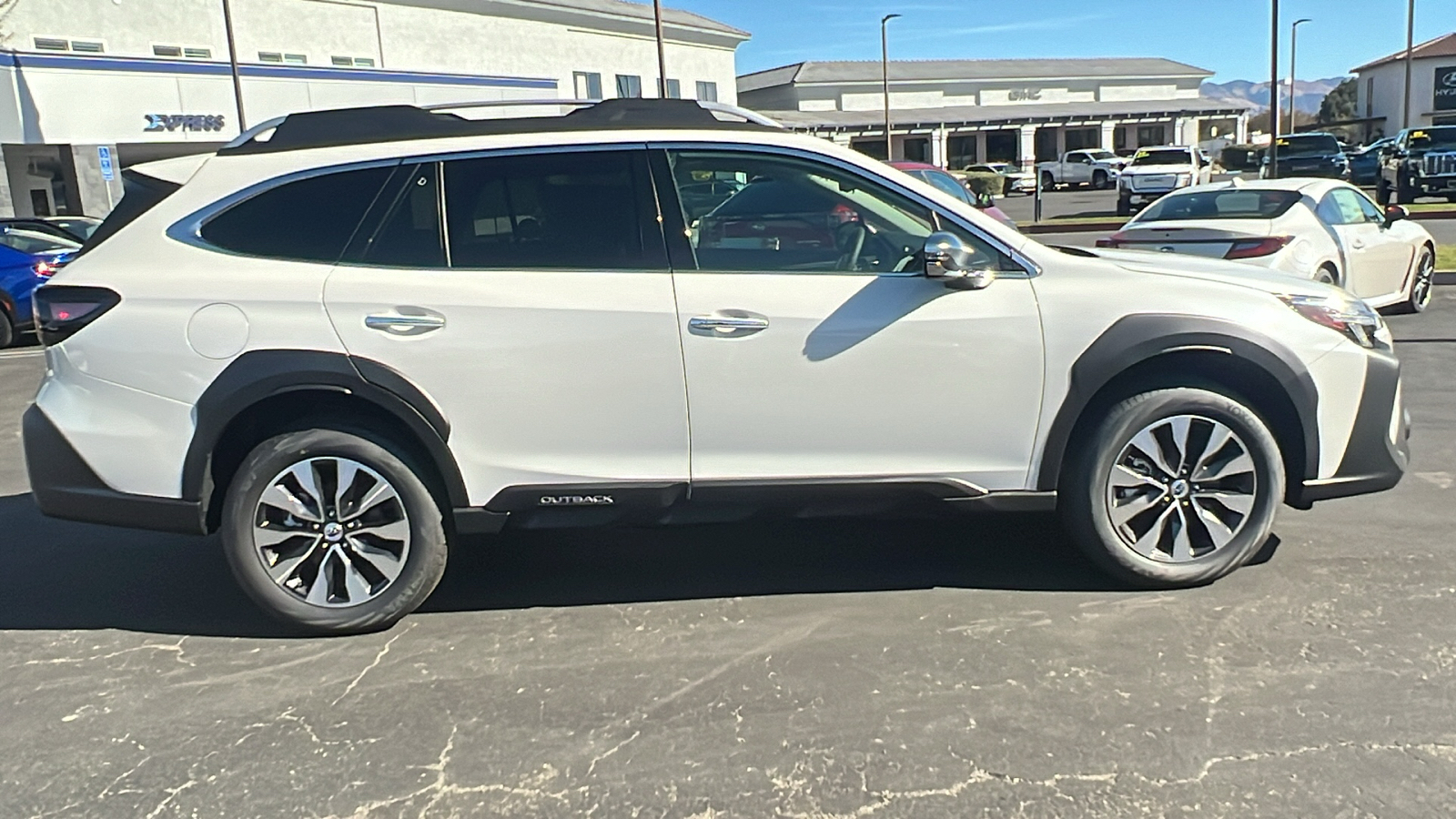 2025 Subaru Outback Touring 2